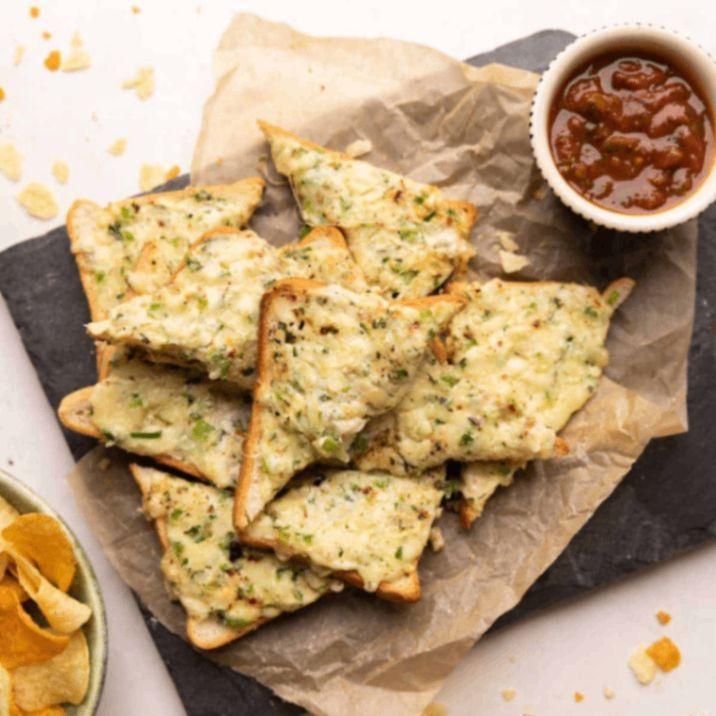  Cheese Chilly Garlic Bread 