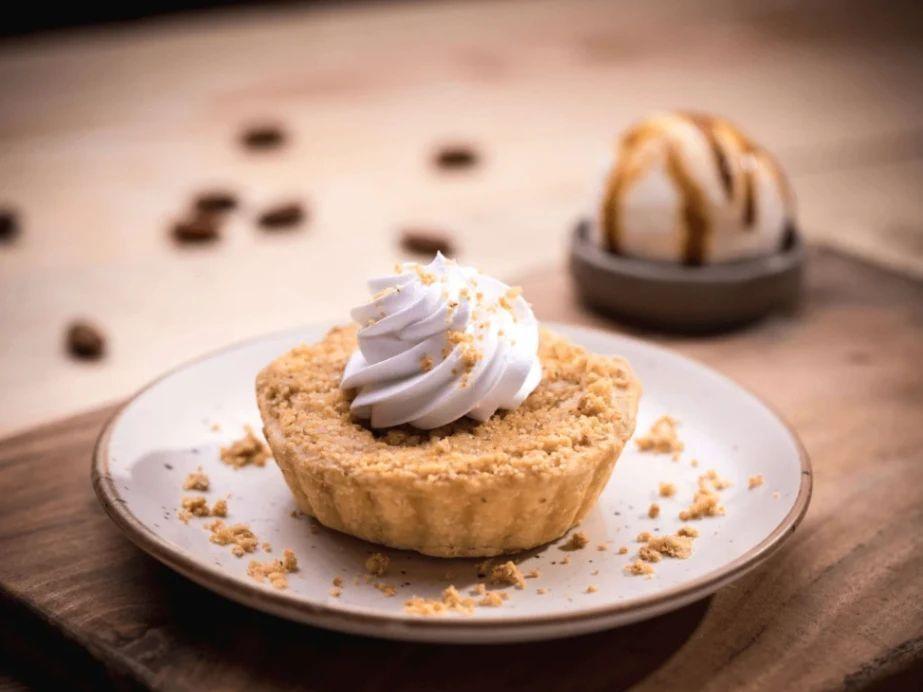 Apple Crumble With Vanilla Icecream 