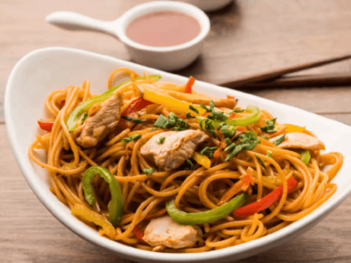 Hakka Noodles Chicken